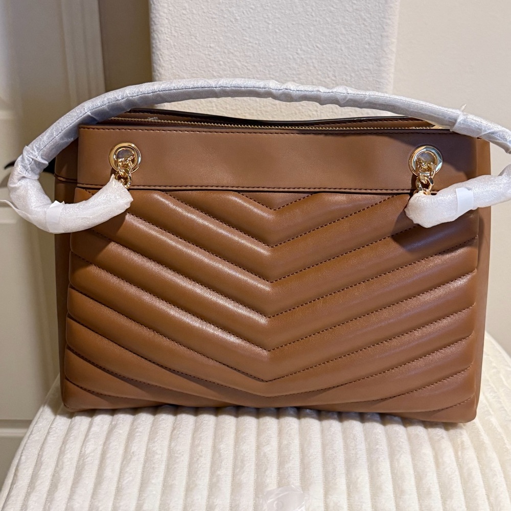 Michael Kors Whitney Medium Quilted Chain shoulder Tote bag in luggage tan. - Picture 4 of 15